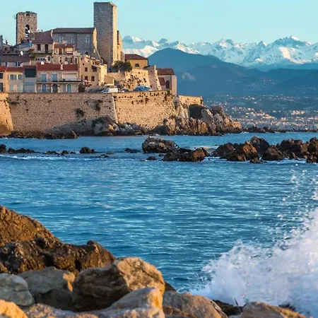 50 From The Beaches Pretty In The Center Of Juan Les Pins * أنتيب