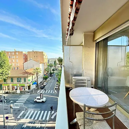 شقة 50 From The Beaches Pretty In The Center Of Juan Les Pins أنتيب
