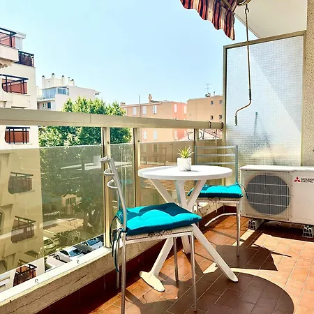 50 From The Beaches Pretty In The Center Of Juan Les Pins *