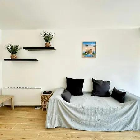 50 From The Beaches Pretty In The Center Of Juan Les Pins Apartment