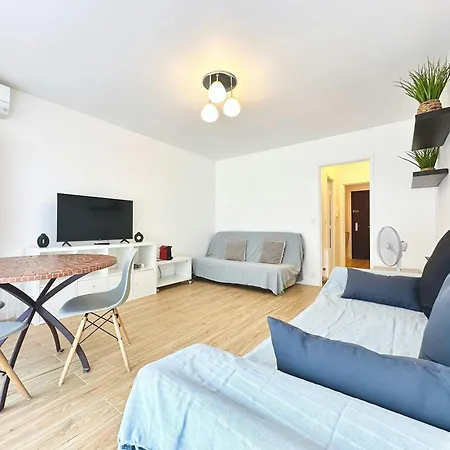 50 From The Beaches Pretty In The Center Of Juan Les Pins