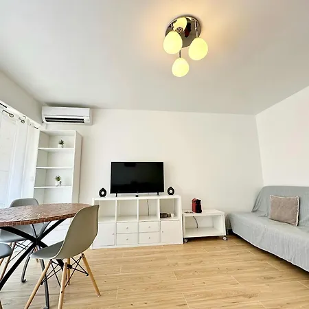 Apartment 50 From The Beaches Pretty In The Center Of Juan Les Pins