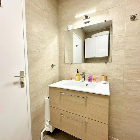 50 From The Beaches Pretty In The Center Of Juan Les Pins Apartment Antibes