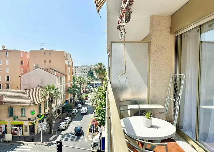 Appartement 50 From The Beaches Pretty In The Center Of Juan Les Pins