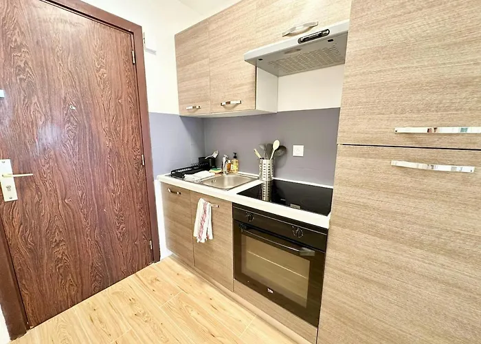 50 From The Beaches Pretty In The Center Of Juan Les Pins Appartement