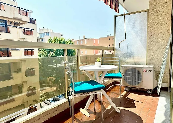 50 From The Beaches Pretty In The Center Of Juan Les Pins Апартаменты Антиб