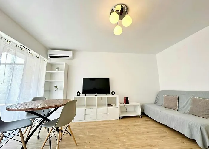 50 From The Beaches Pretty In The Center Of Juan Les Pins *