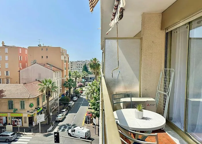 50 From The Beaches Pretty In The Center Of Juan Les Pins Appartement Antibes