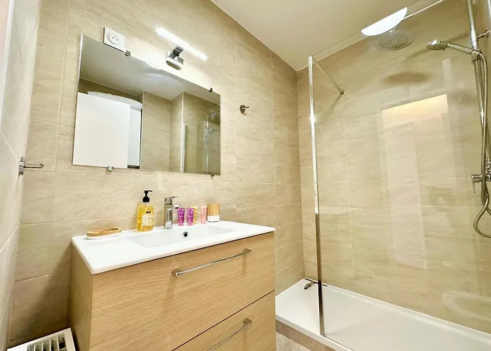 Appartement 50 From The Beaches Pretty In The Center Of Juan Les Pins