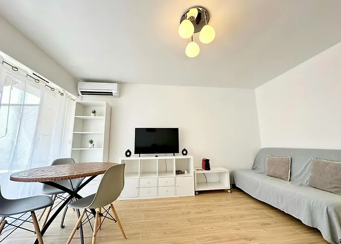 Appartement 50 From The Beaches Pretty In The Center Of Juan Les Pins