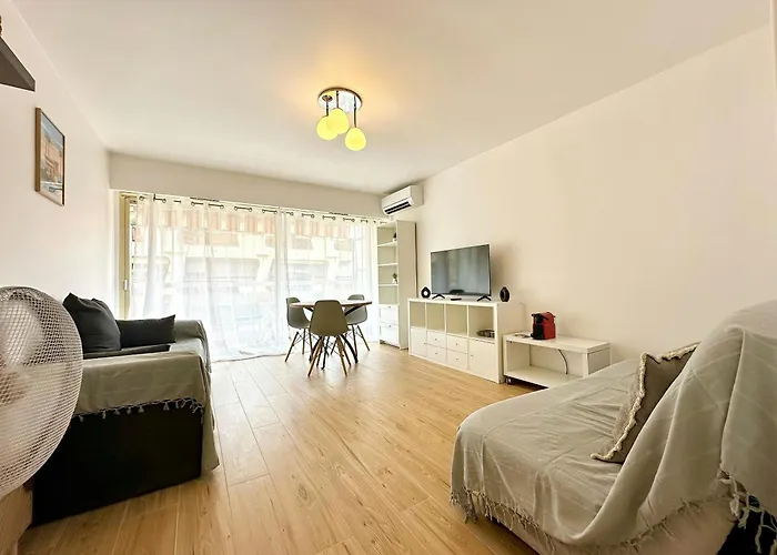 50 From The Beaches Pretty In The Center Of Juan Les Pins Appartement Antibes