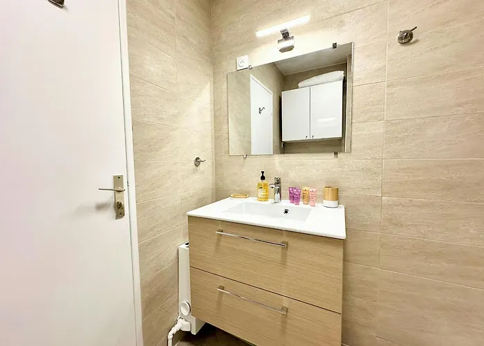 50 From The Beaches Pretty In The Center Of Juan Les Pins Appartement Antibes