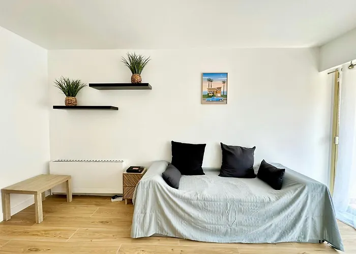 Appartement 50 From The Beaches Pretty In The Center Of Juan Les Pins Antibes