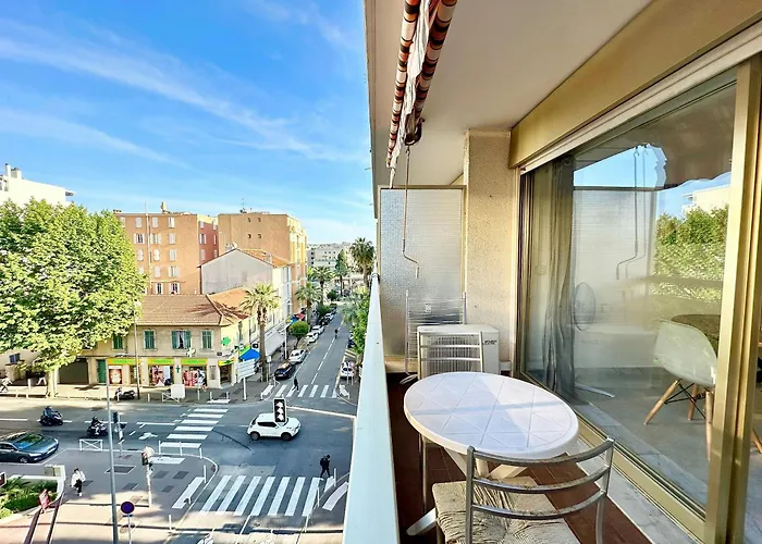 Appartement 50 From The Beaches Pretty In The Center Of Juan Les Pins Antibes